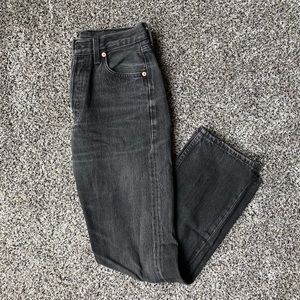 Black Levi’s 501 woman’s